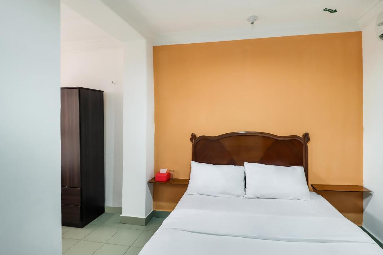 Oyo 89584 Hotel Sahara Kuala Kubu Bharu Rum bild