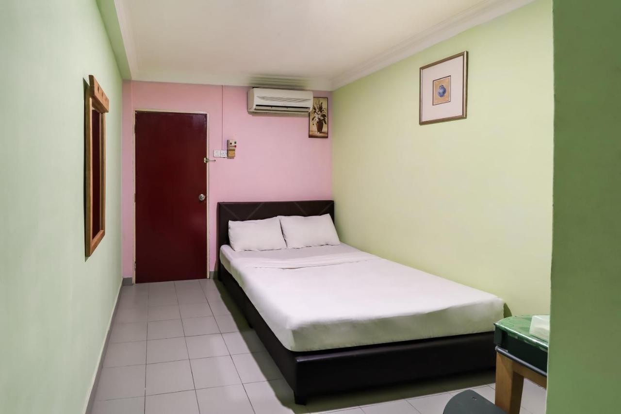 Oyo 89584 Hotel Sahara Kuala Kubu Bharu Exteriör bild